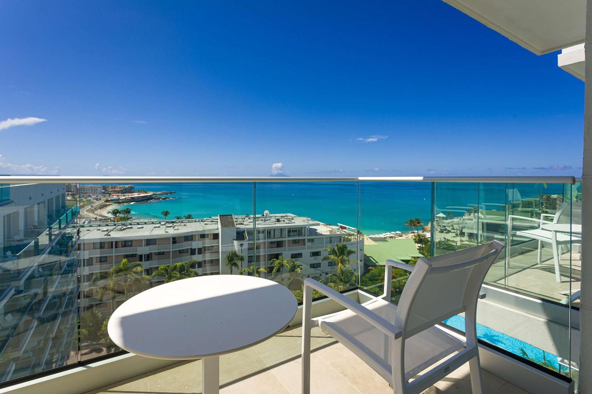Sonesta Maho Beach All Inclusive Resort Casino & Spa Exterior photo