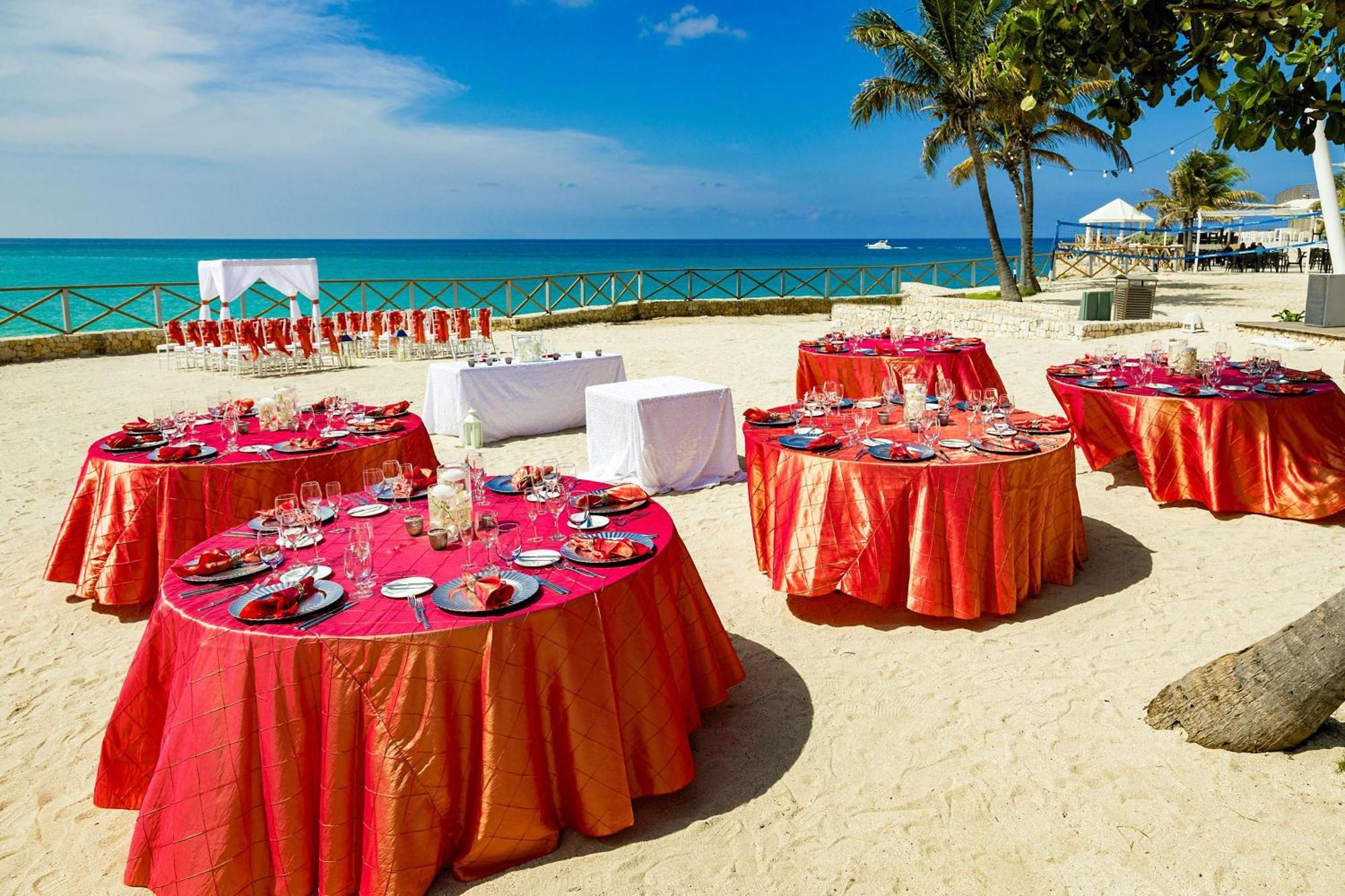 Sonesta Maho Beach All Inclusive Resort Casino & Spa Exterior photo
